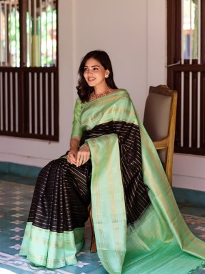 Maroon saree with green border - Sri Kumaran Stores