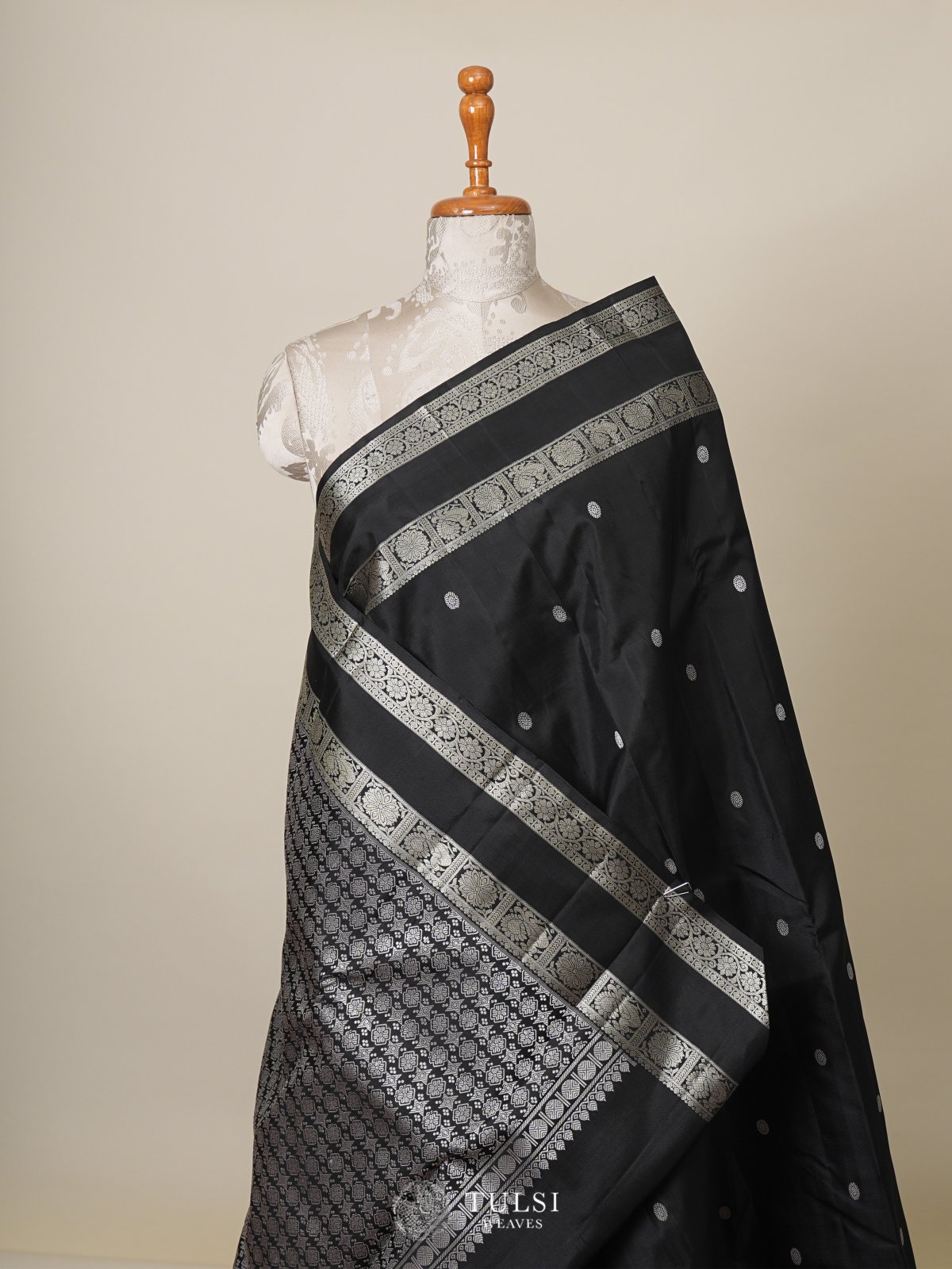 Black Kanjeevaram Pattu Pett Silk Saree