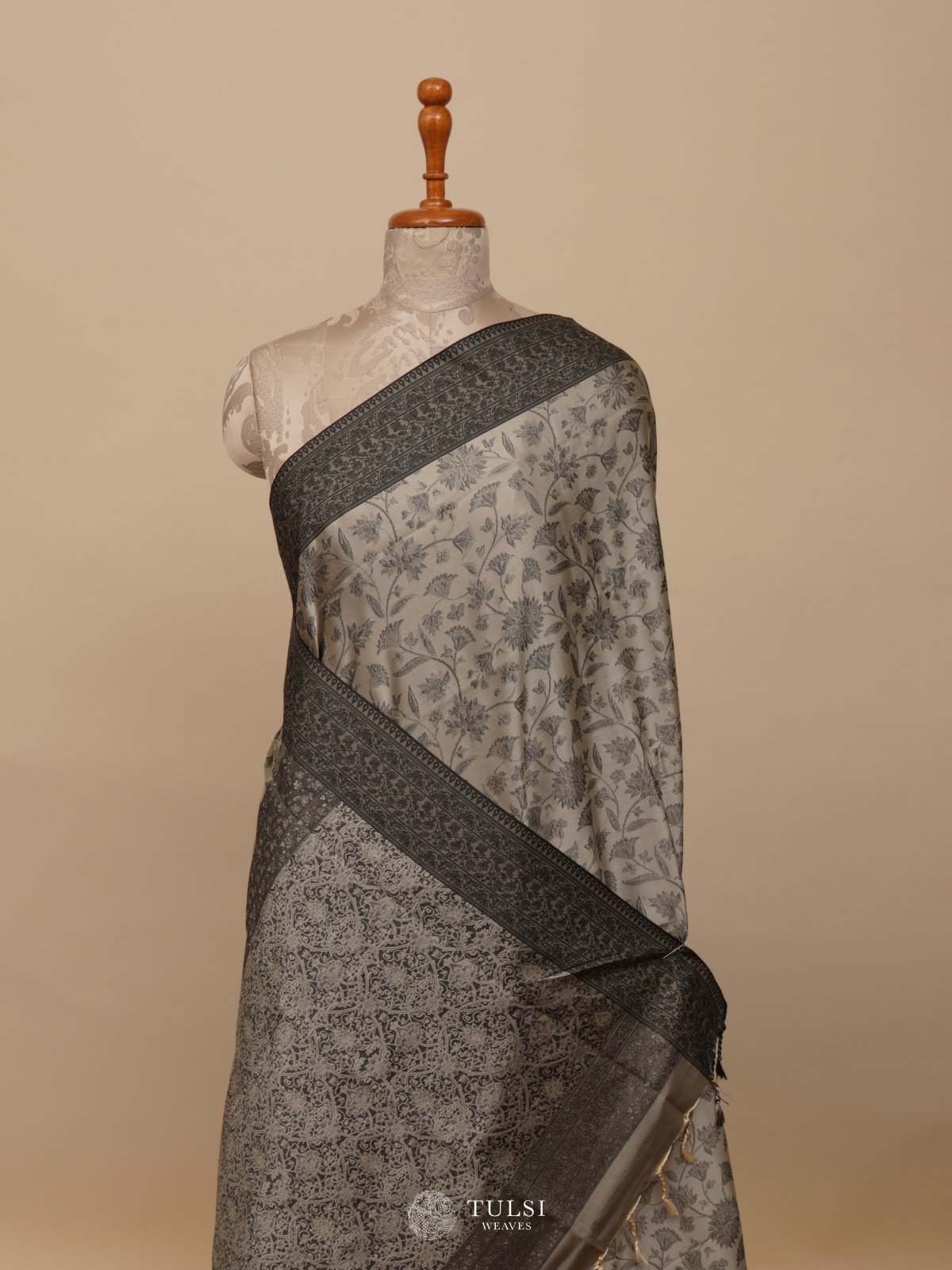 Grey Tanchoi Silk Saree