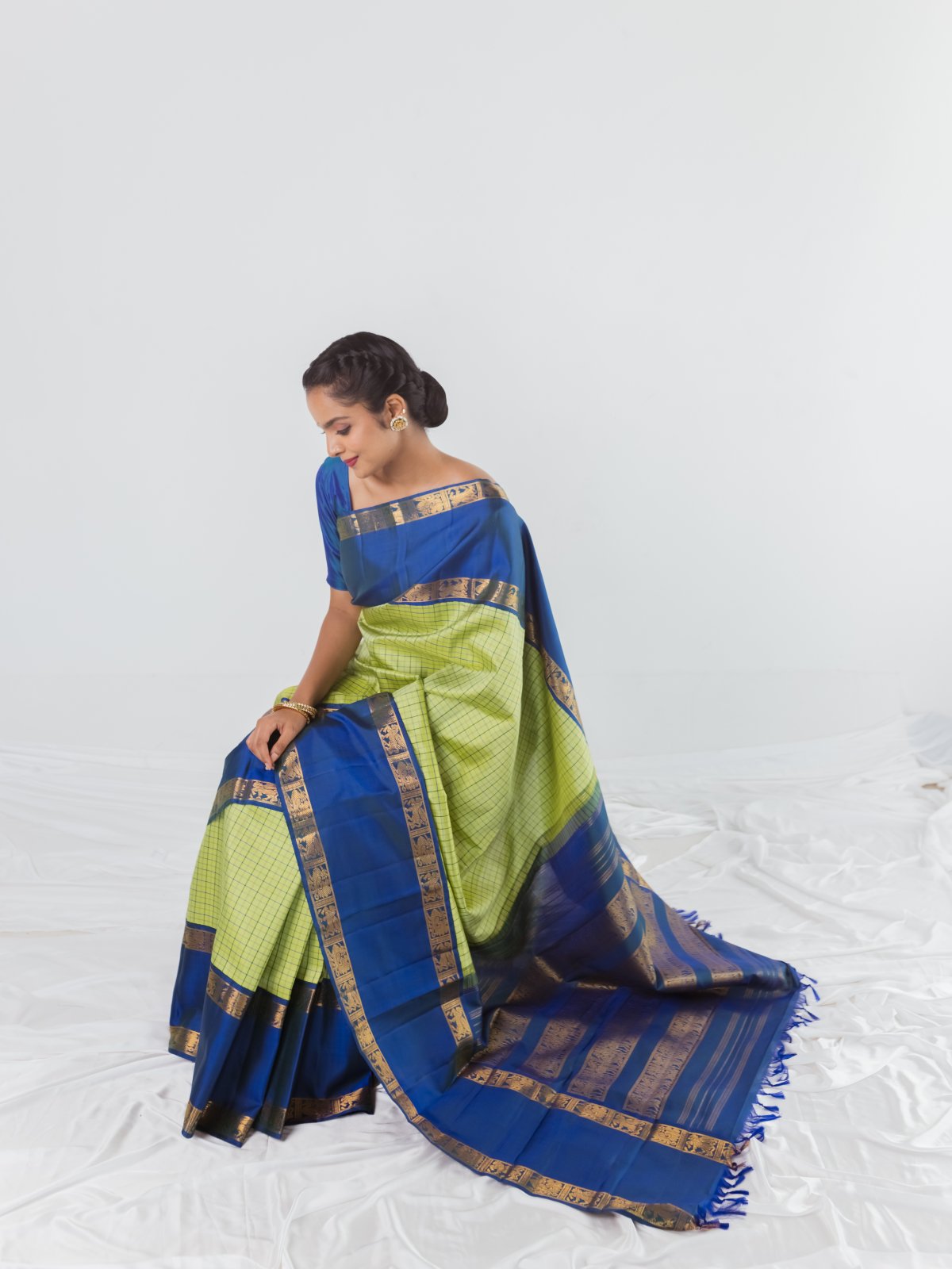 Light Green And Light Blue Pure Linen Saree With Silver Border - Andloo