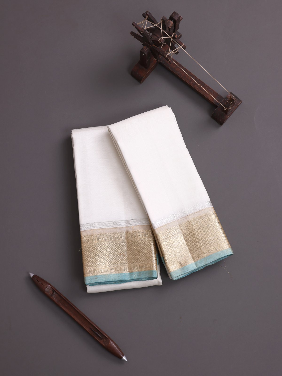 Off White Silk Dhoti And Vasthram With Zari Border