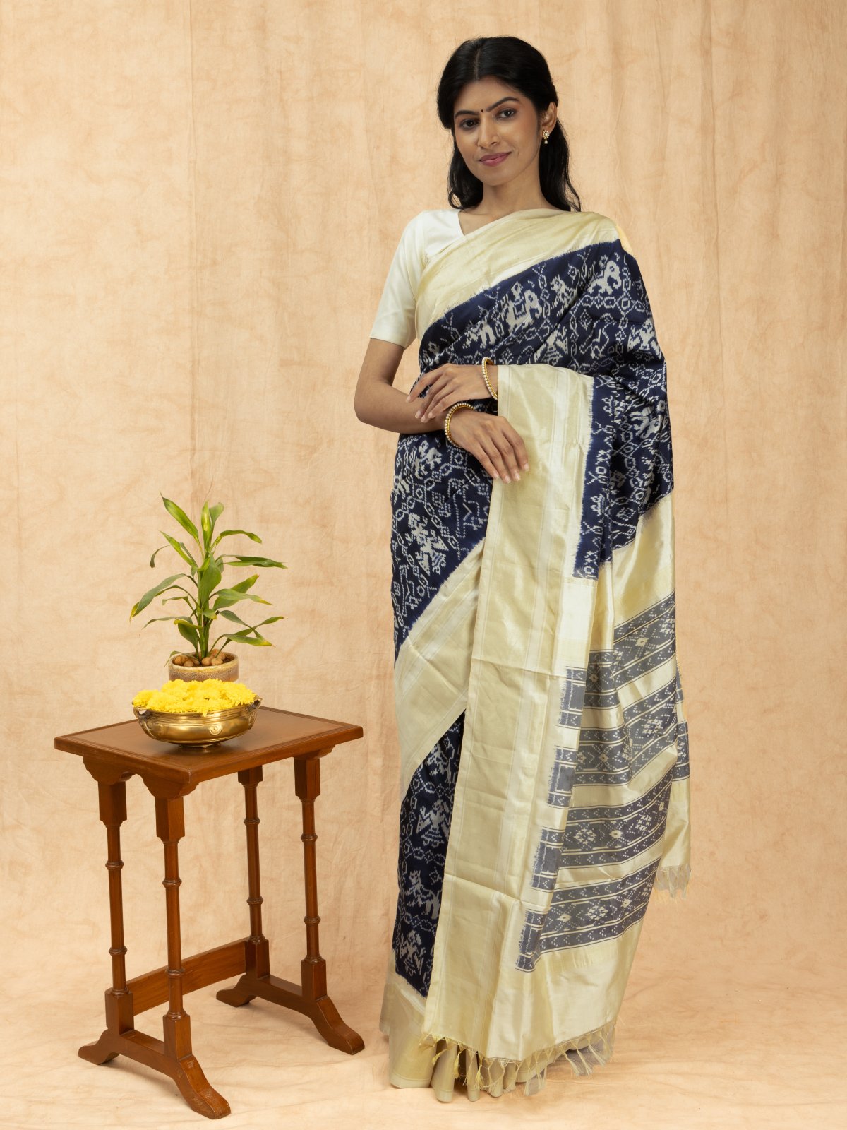 Flaunt Cream Soft Silk Saree With Beauteous Blouse Piece – LajreeDesigner