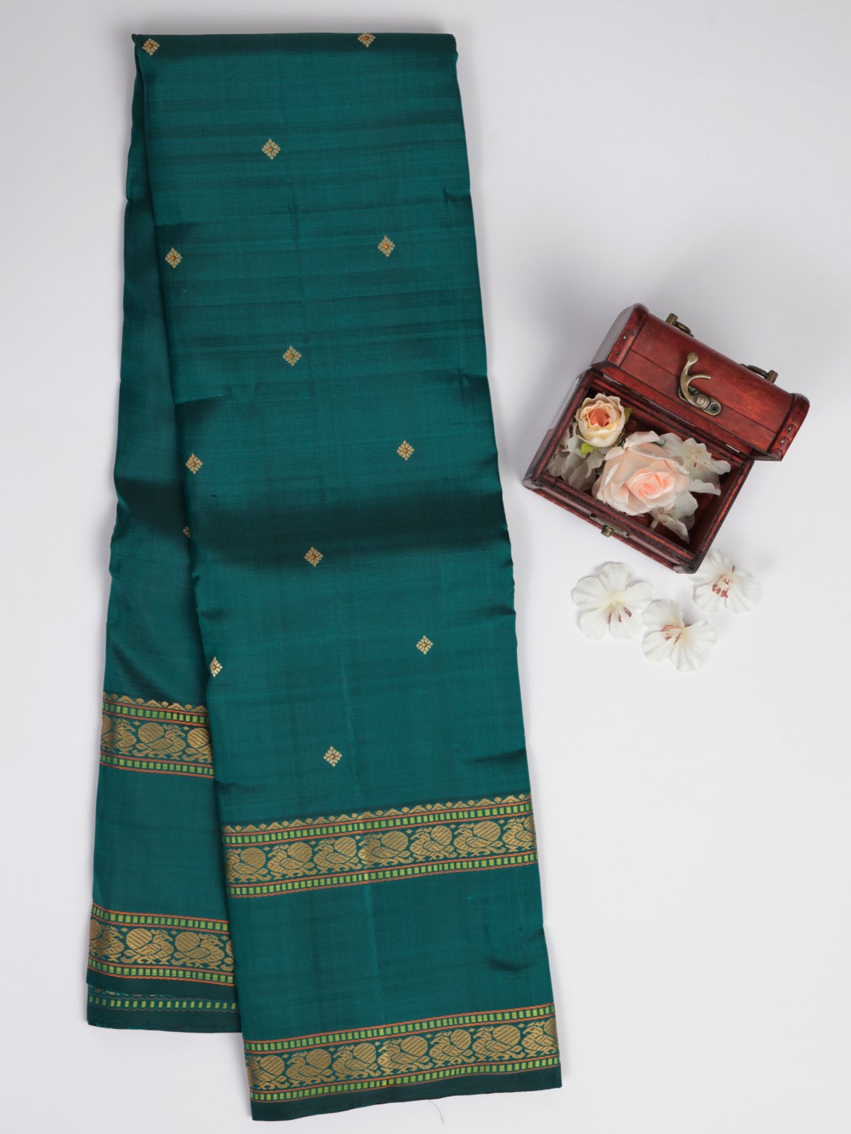 Peacock Green Kanjeevaram Pattu Pettu Silk Saree