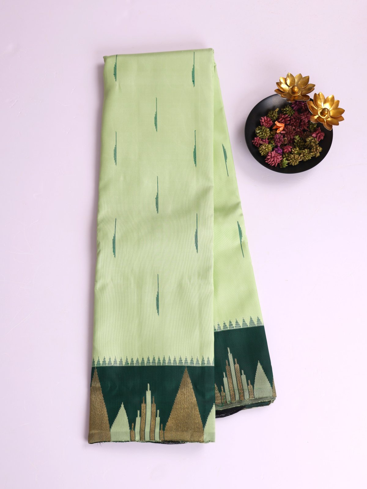 Pastel Green Kanjeevaram Silk Saree With Bottle Green 8 Kol Temple Border