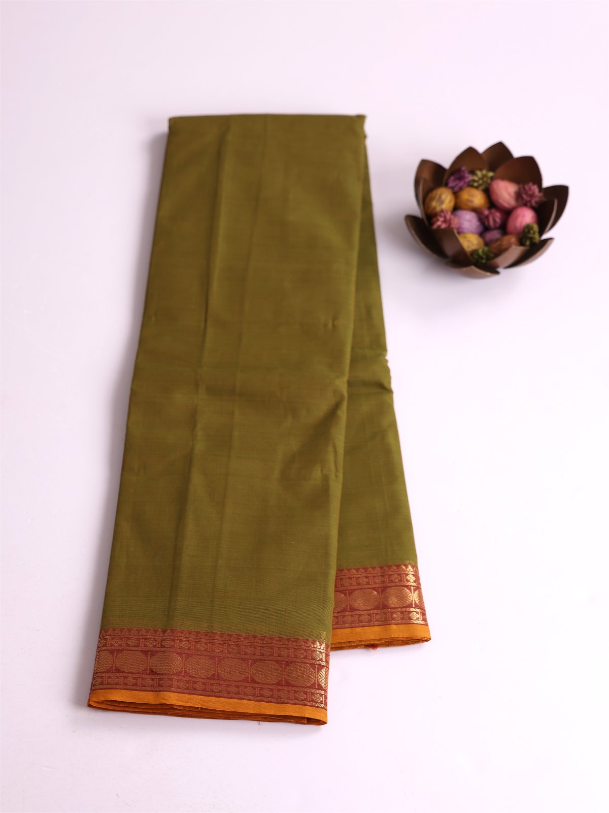 Manthulir Kanchi Cotton Saree With Zari Border