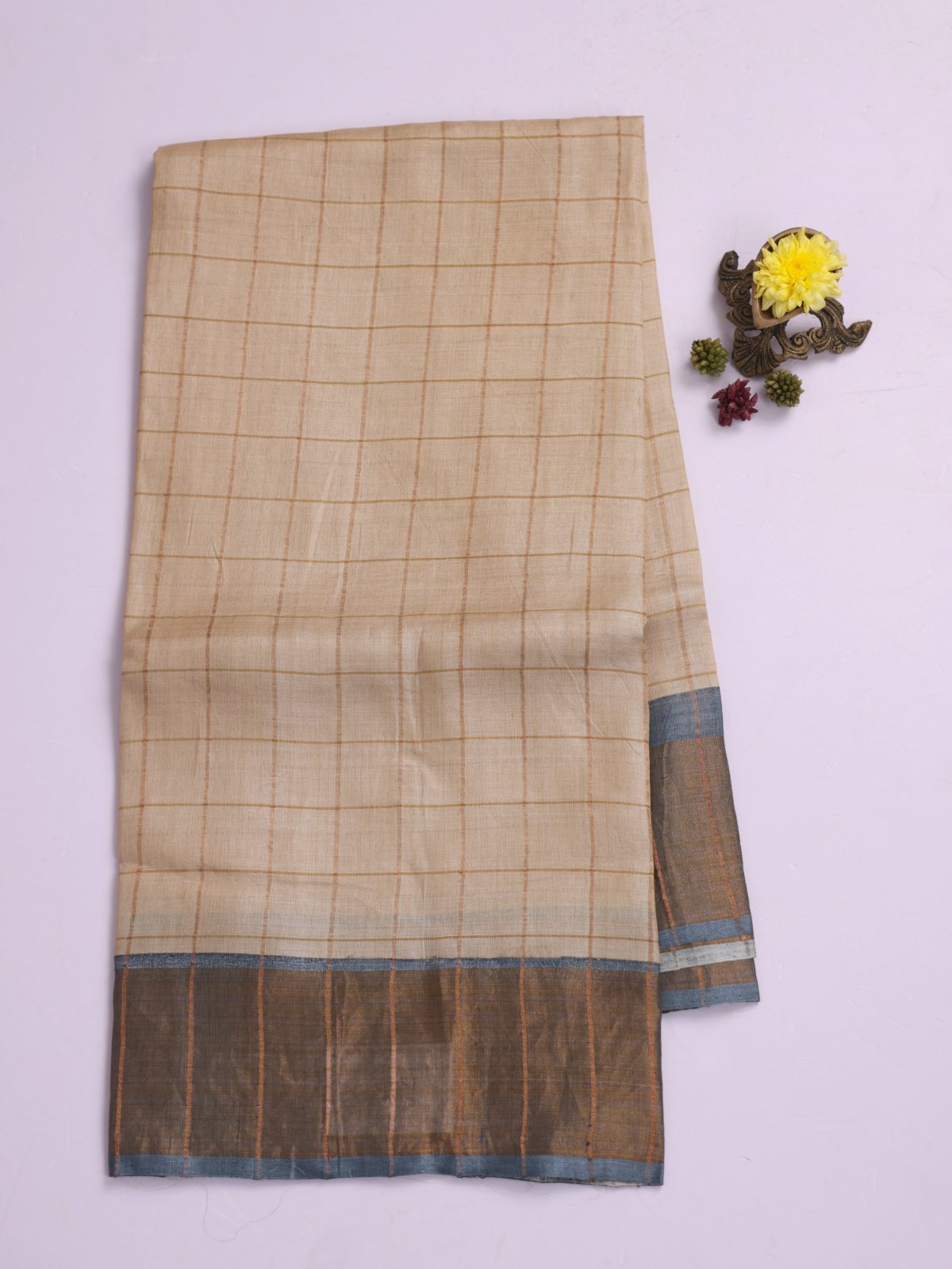 Beige Zari Checked Tussar Silk Saree With Greyish Blue Printed Blouse