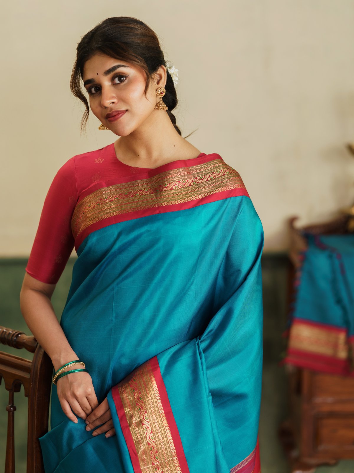 Vintage 117 - Peacock Blue Kanjeevaram Silk Saree With Araku Border 