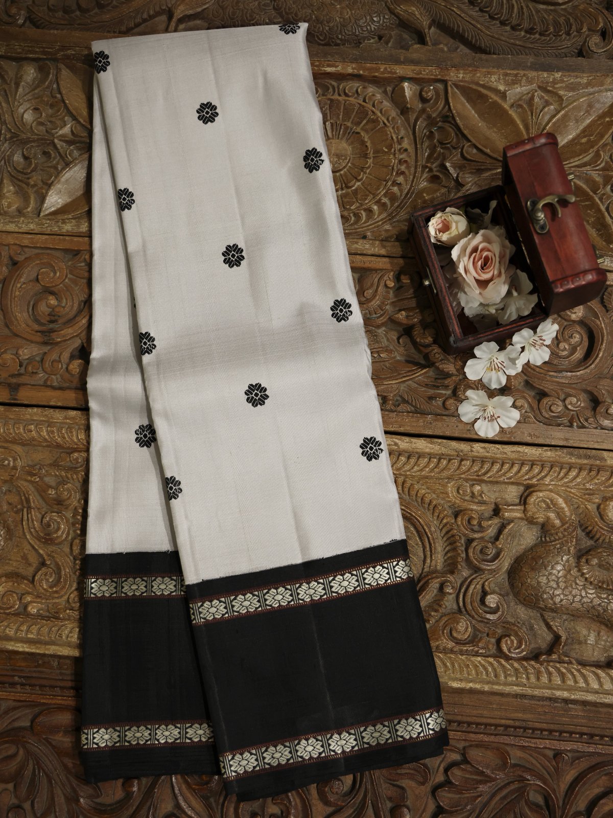 Grey Pattu Pettu Silk Saree