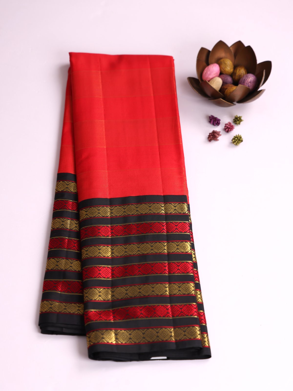 Red Vaira Oosi Kanjeevaram Silk Saree With Black Border