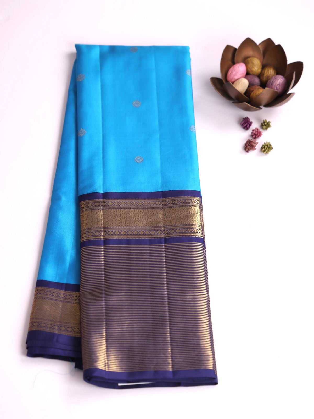 Anandha Blue Kanjeevaram Silk Saree With Navy Blue Zari Border