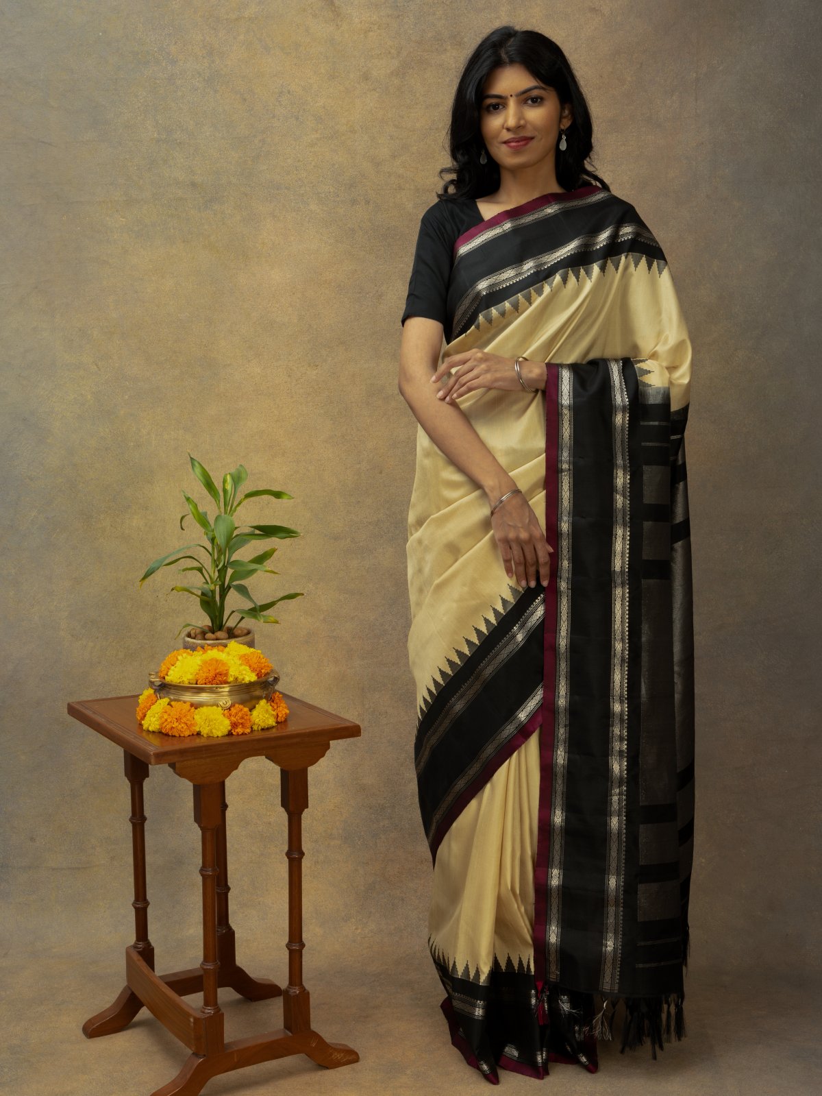 Banarasee Kota Checks Saree With Floral Buta & Border Design-Cream