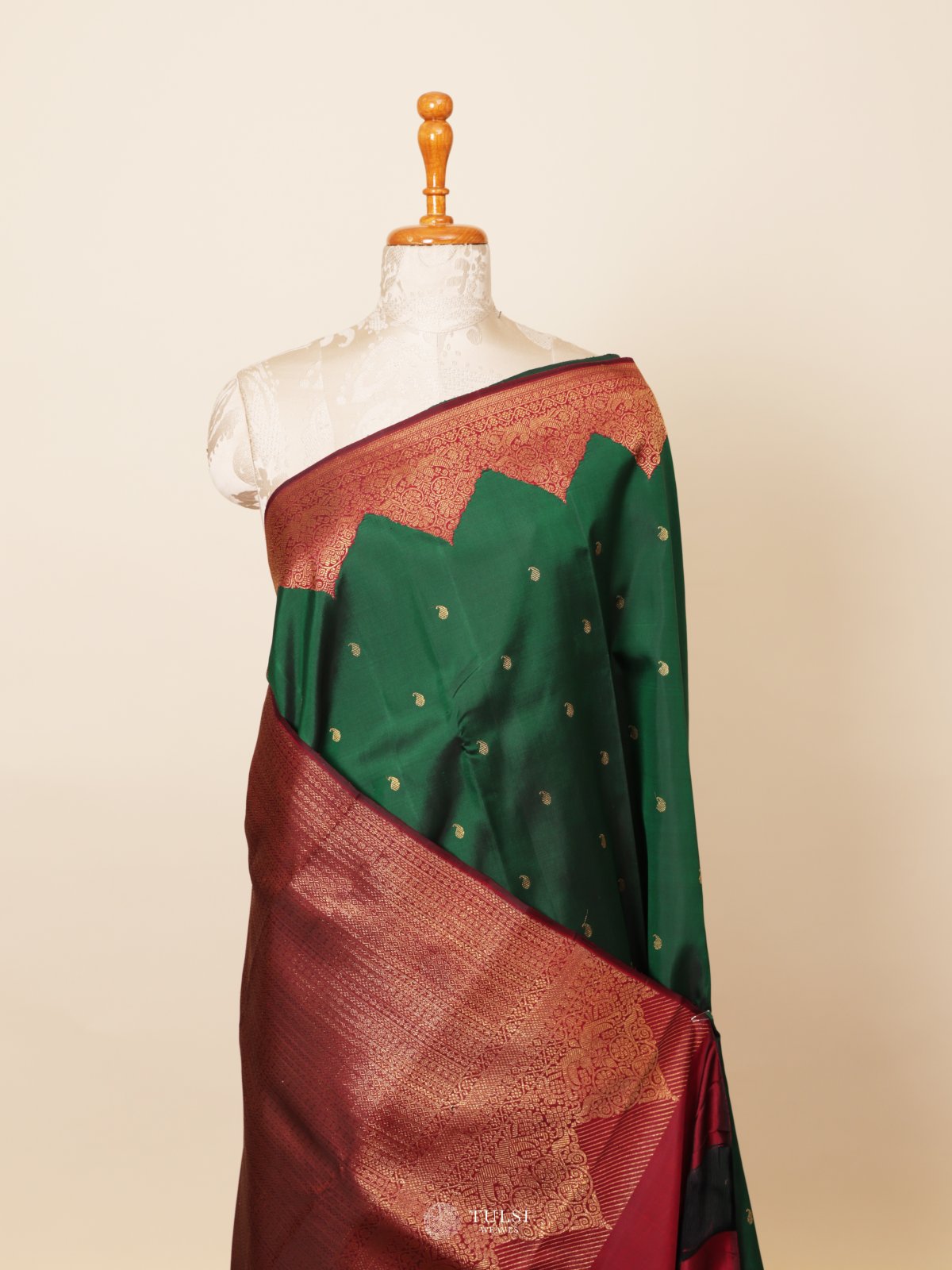 Dark Green Kanjeevaram Silk Saree With Turning Border 