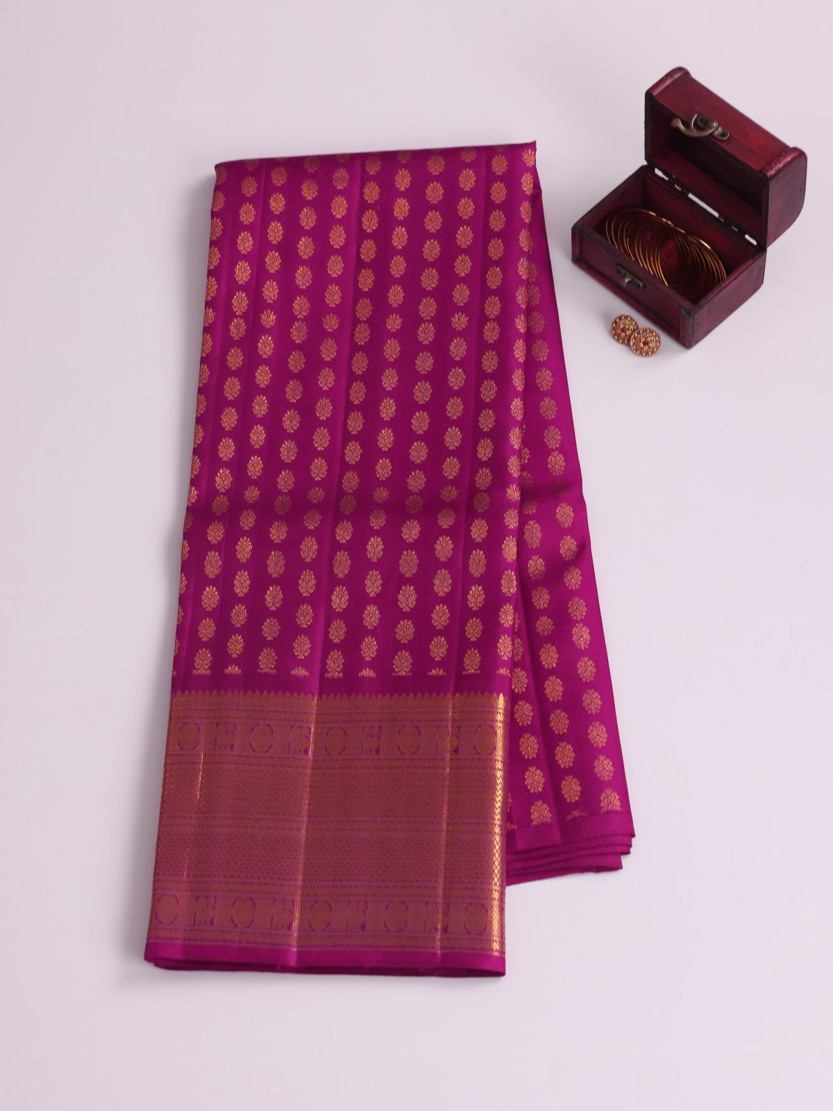 Magenta Pink Kanjeevaram Silk saree With Zari Border 