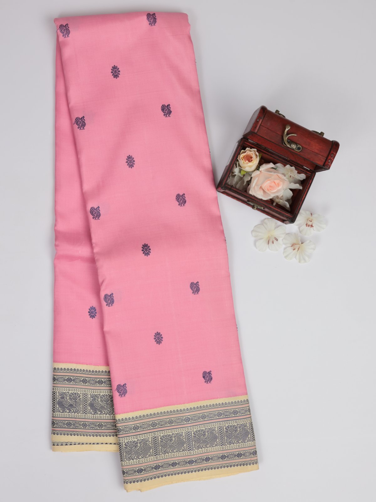 Light Pink Kanjeevaram Pattu Pettu Silk Saree With Cream Border