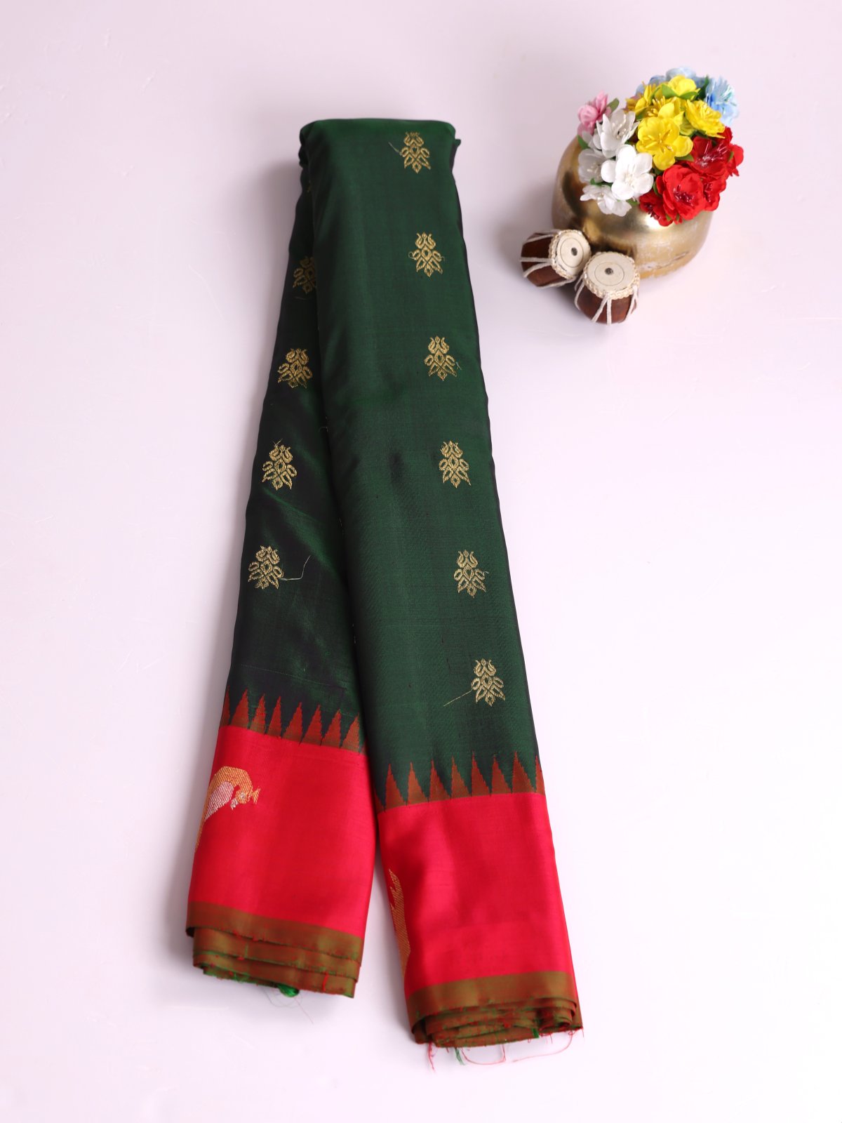 Bottle Green Gadwal Silk Saree with Reddish Pink Border
