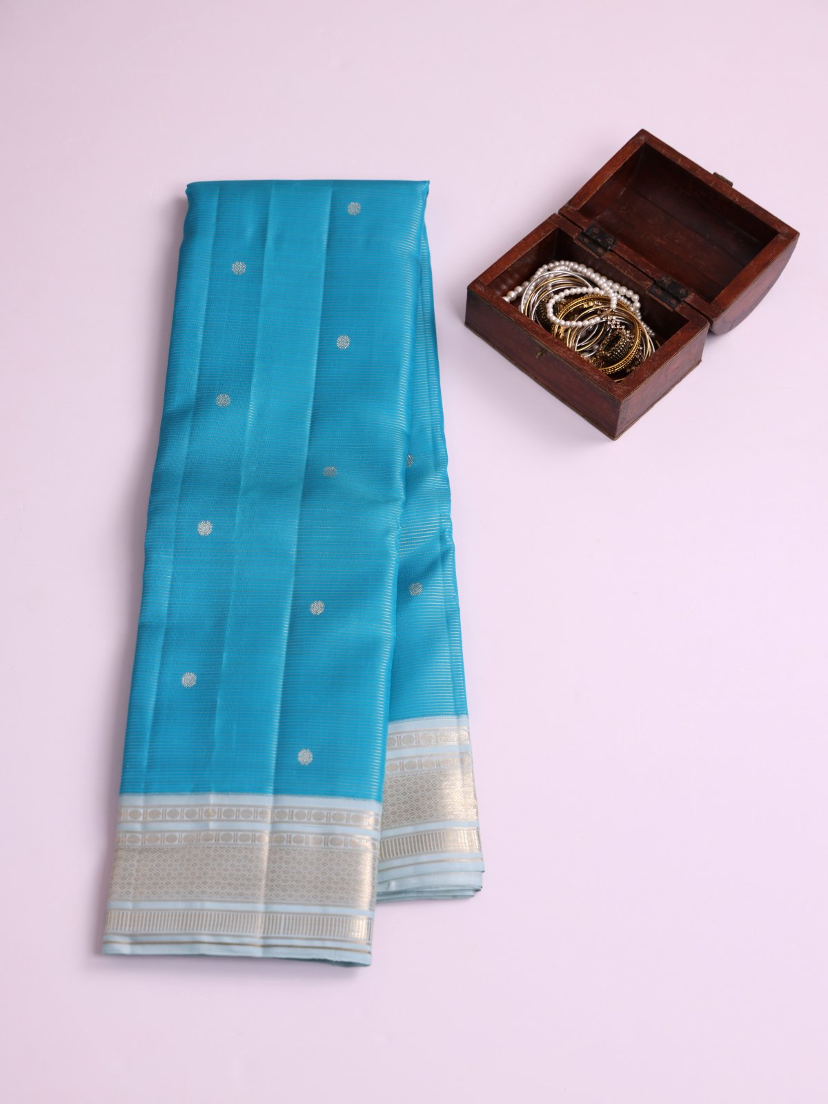 Aqua Blue Vaira Oosi Kanjeevaram Silk Saree with Light Blue Border