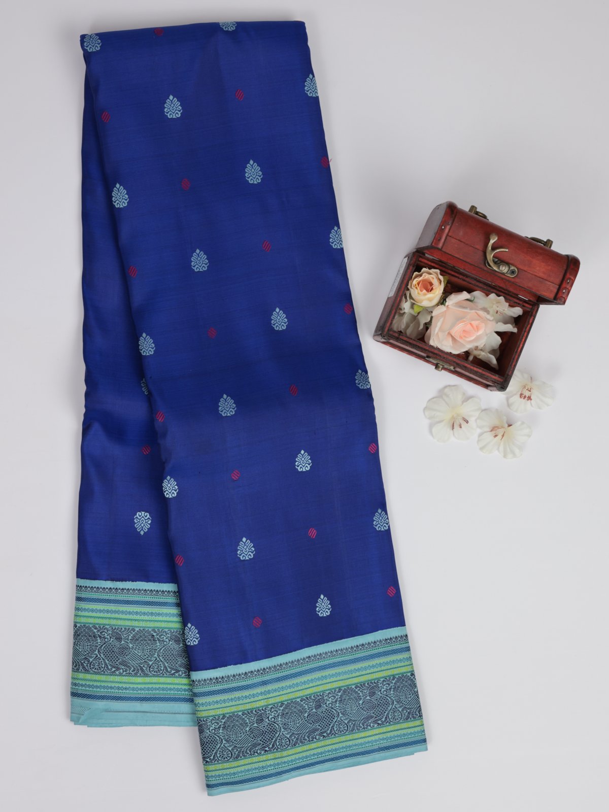 Royal Blue Kanjeevaram Pattu Pettu Silk Saree With Powder Blue Border