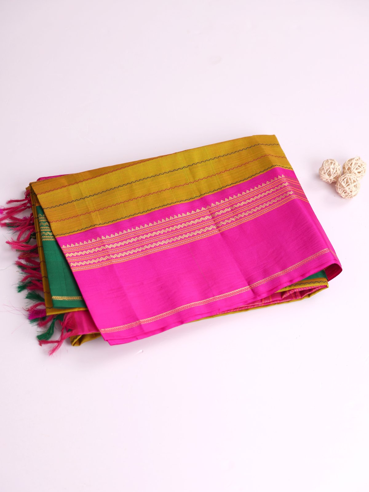 Mehndi Green Veldhari Silk Cotton Saree With Pink And Green Ganga Jamuna Border