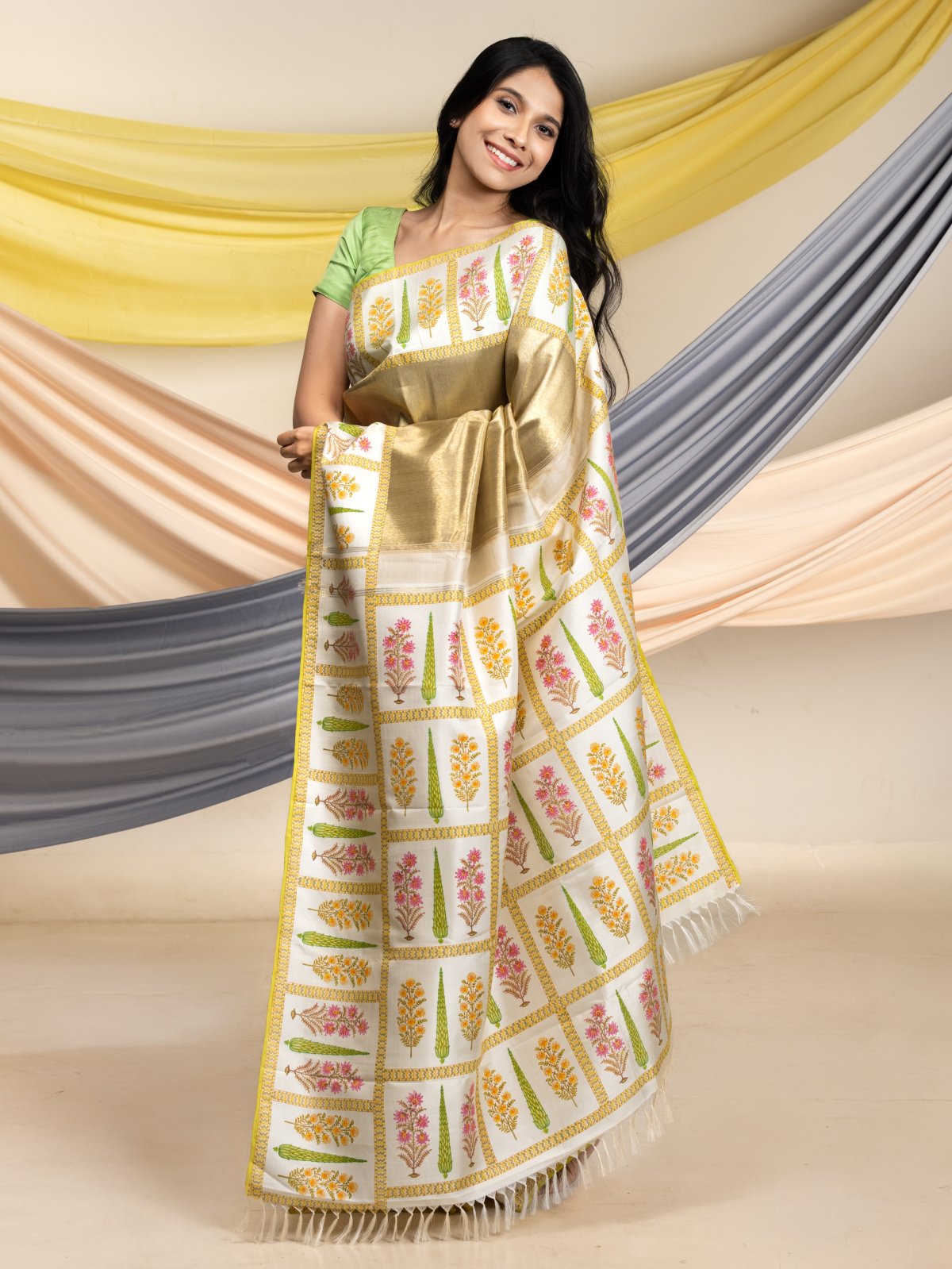 Golden Ettu Kol Kanjeevaram Silk Saree With Floral Blockprinted Border