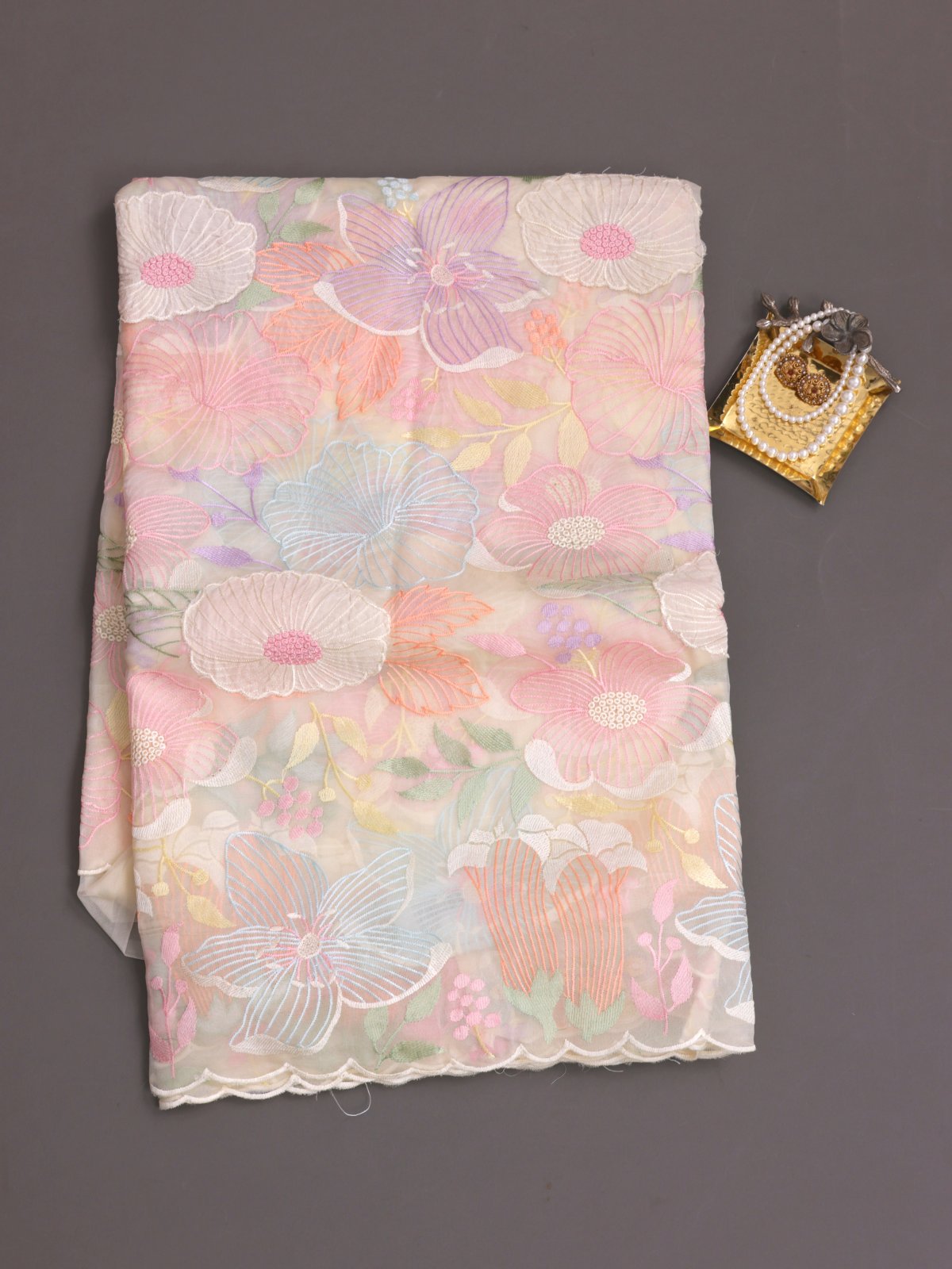 Cream Embroidered Organza Silk Saree With Applique Work