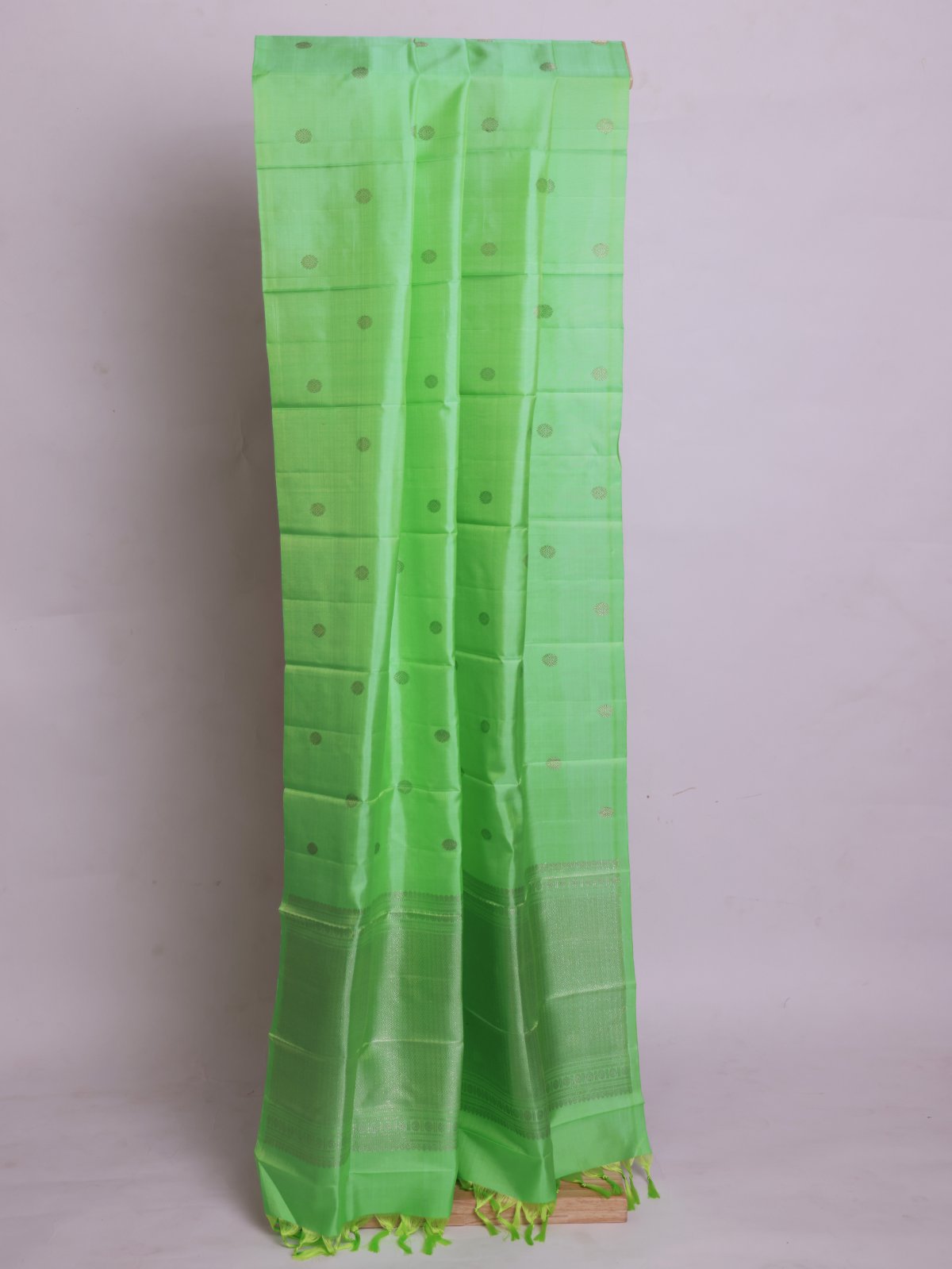 Parrot Green Kanjeevaram Silk Dupatta
