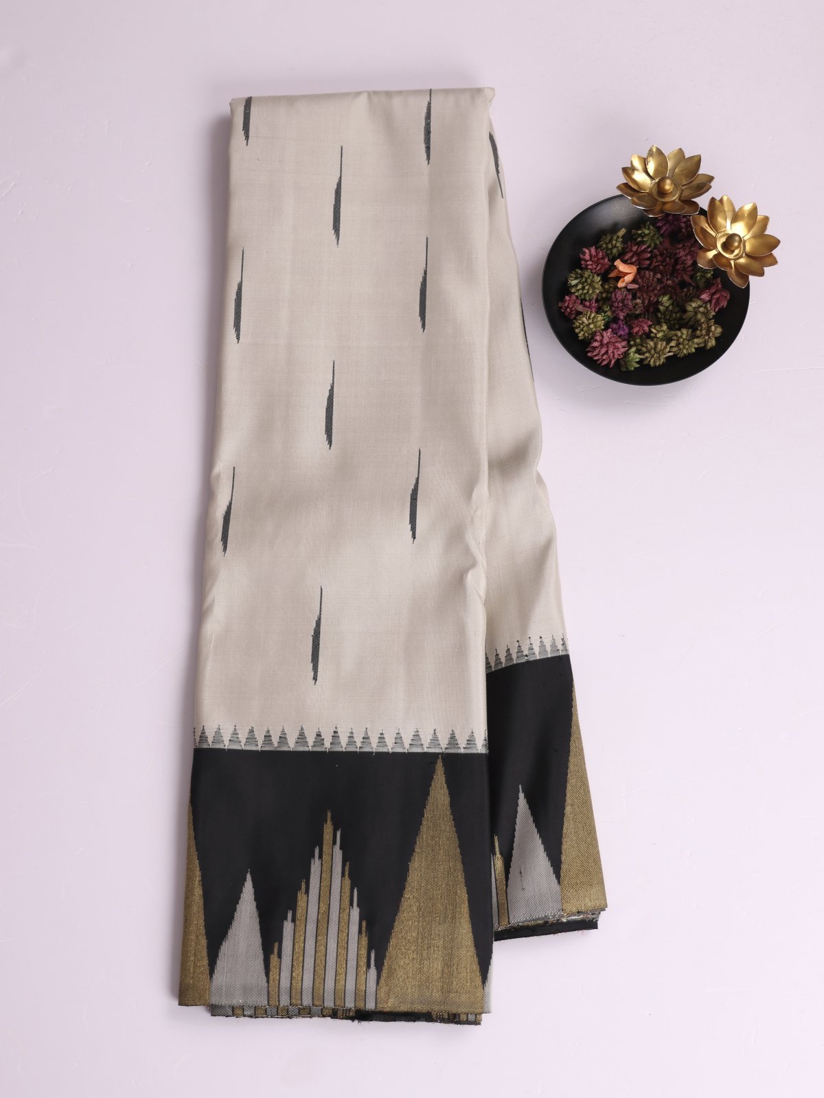 Light Grey Kanjeevaram Silk Saree With Black 8 Kol Temple Border
