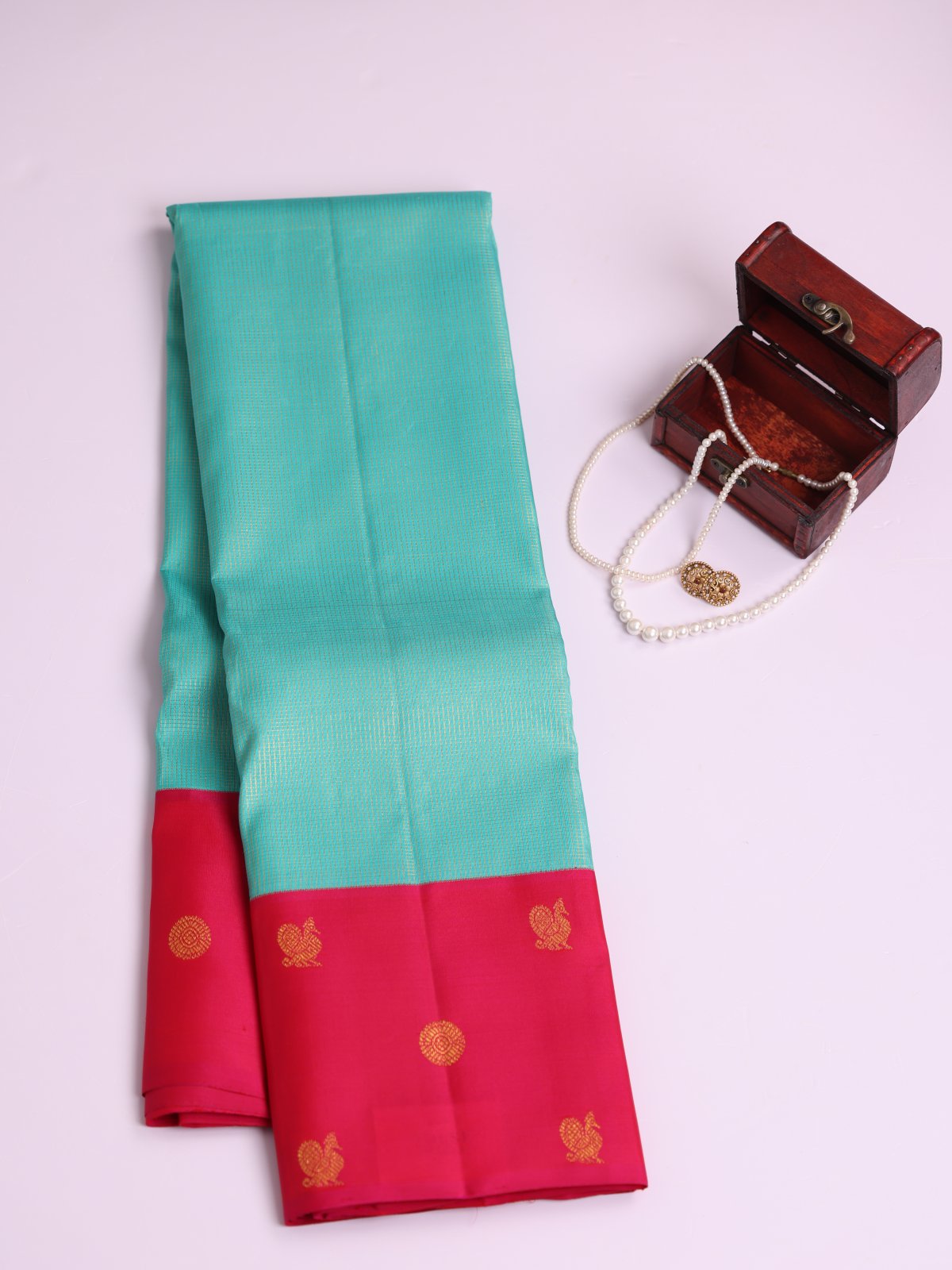 Turquoise Zari Checked Kanjeevaram Silk Saree With Reddish Pink Border