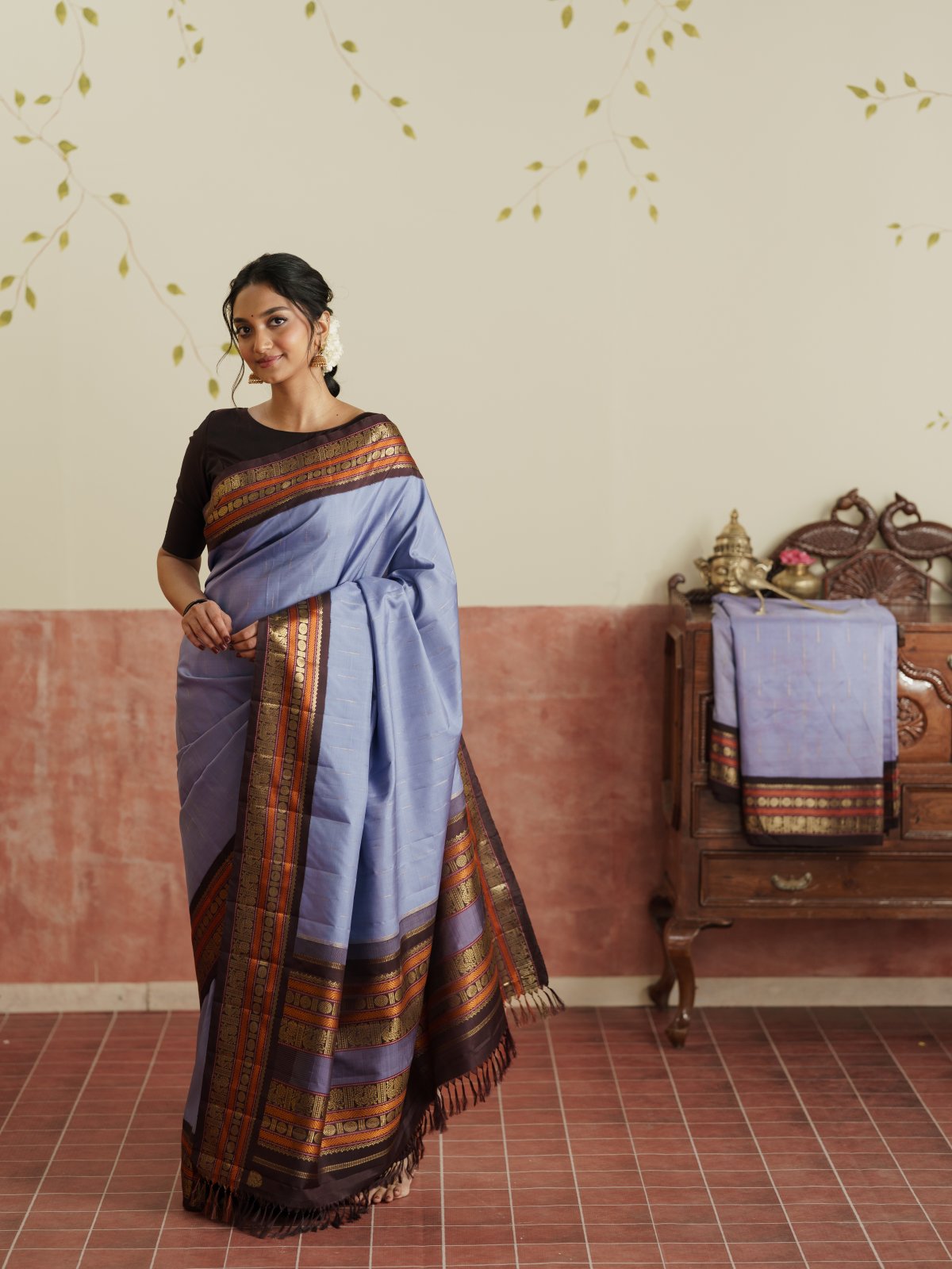 Vintage 101 - Light Bluish Purple Kanjeevaram Silk Saree With Chocolate Brown Border