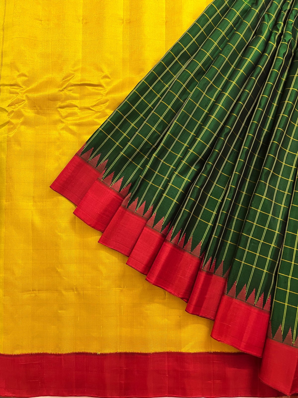 OffWhite Gadwal Silk Saree With Ganga Jamuna Border