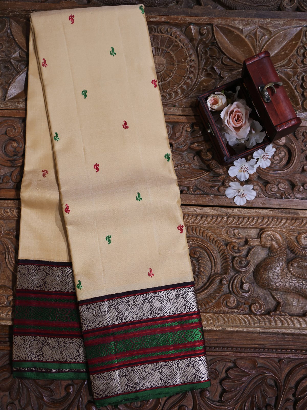 Sandal Kanjeevaram Pattu Pettu Silk Saree