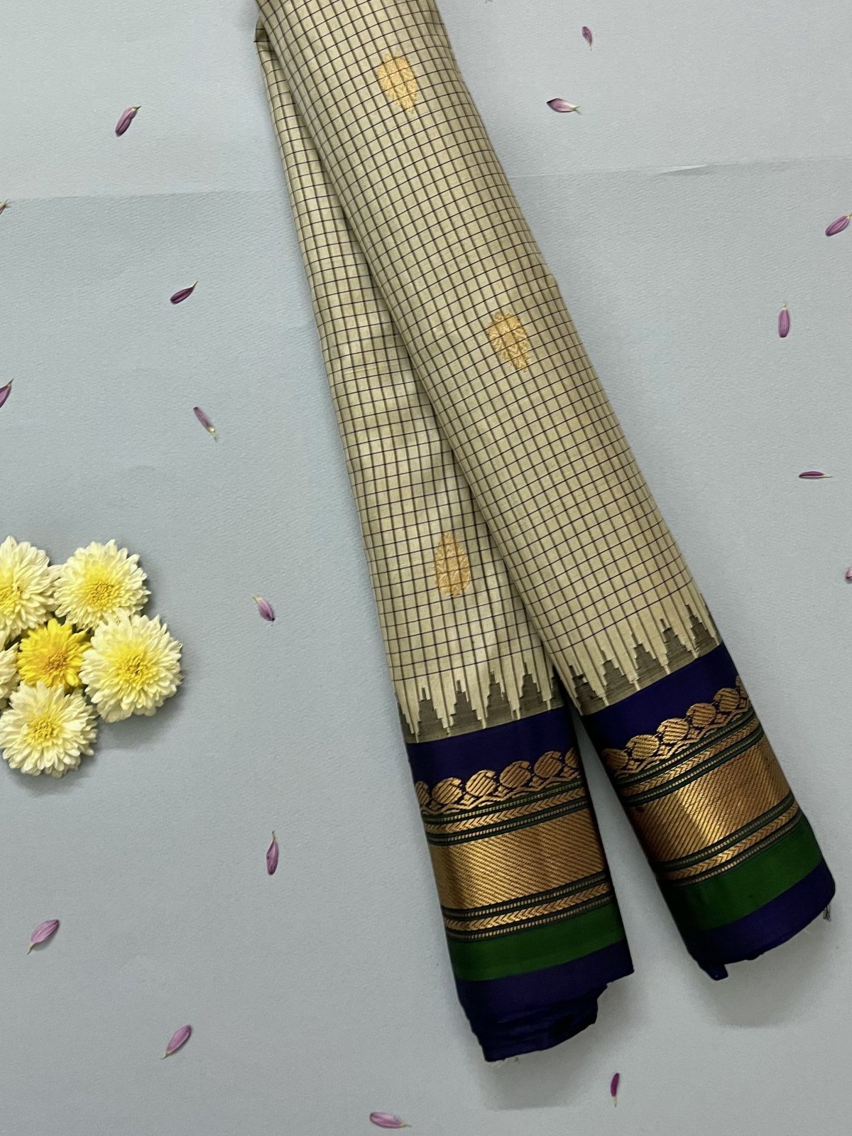 Checked Off-White Gadwal Silk Saree With Blue Border