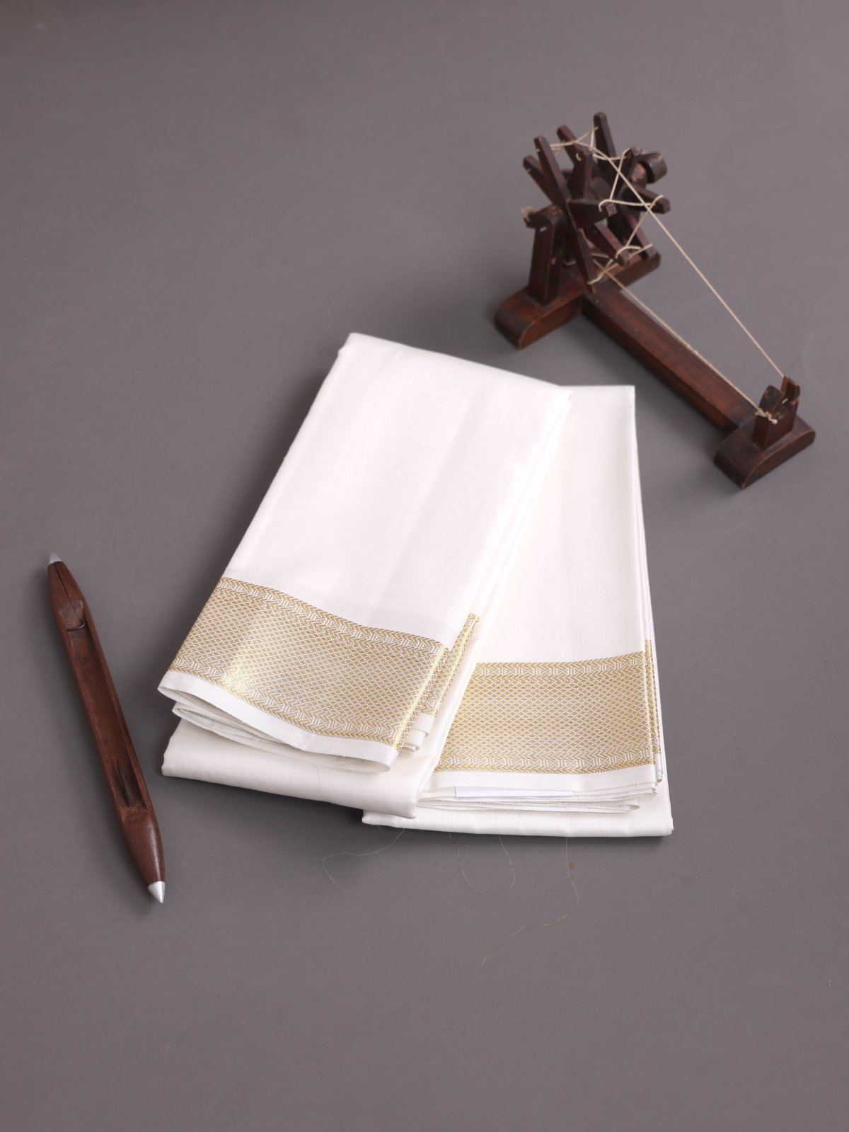 Off White Silk Dhoti And Vasthram With Zari Border