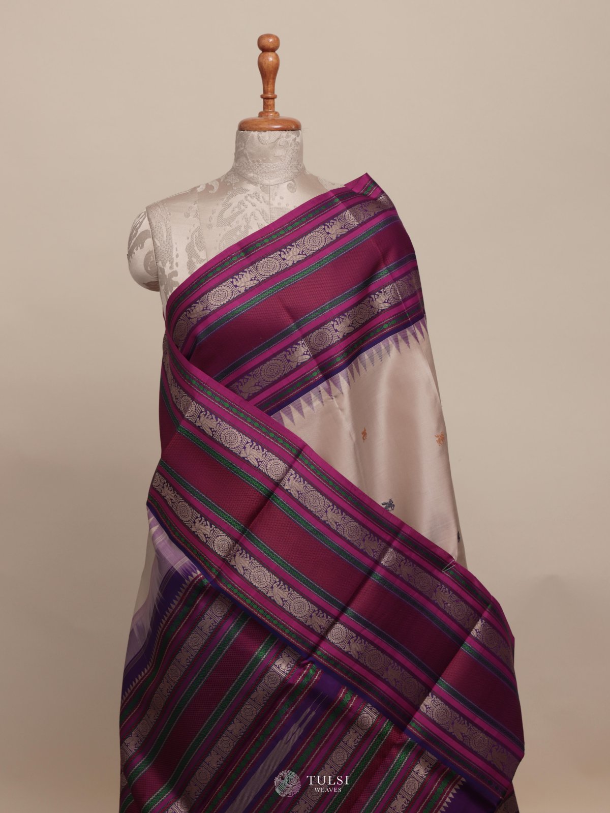 Light Grey Kanjeevaram Pattu Pett Silk Saree