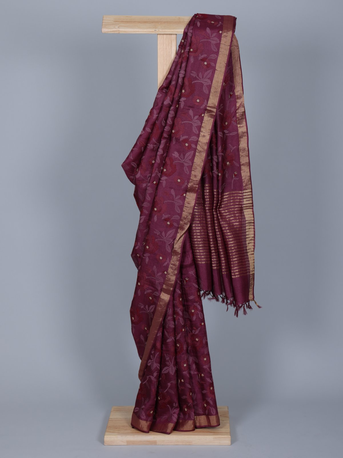 Light Purple Tussar Embroidery Silk Saree With Zari Border